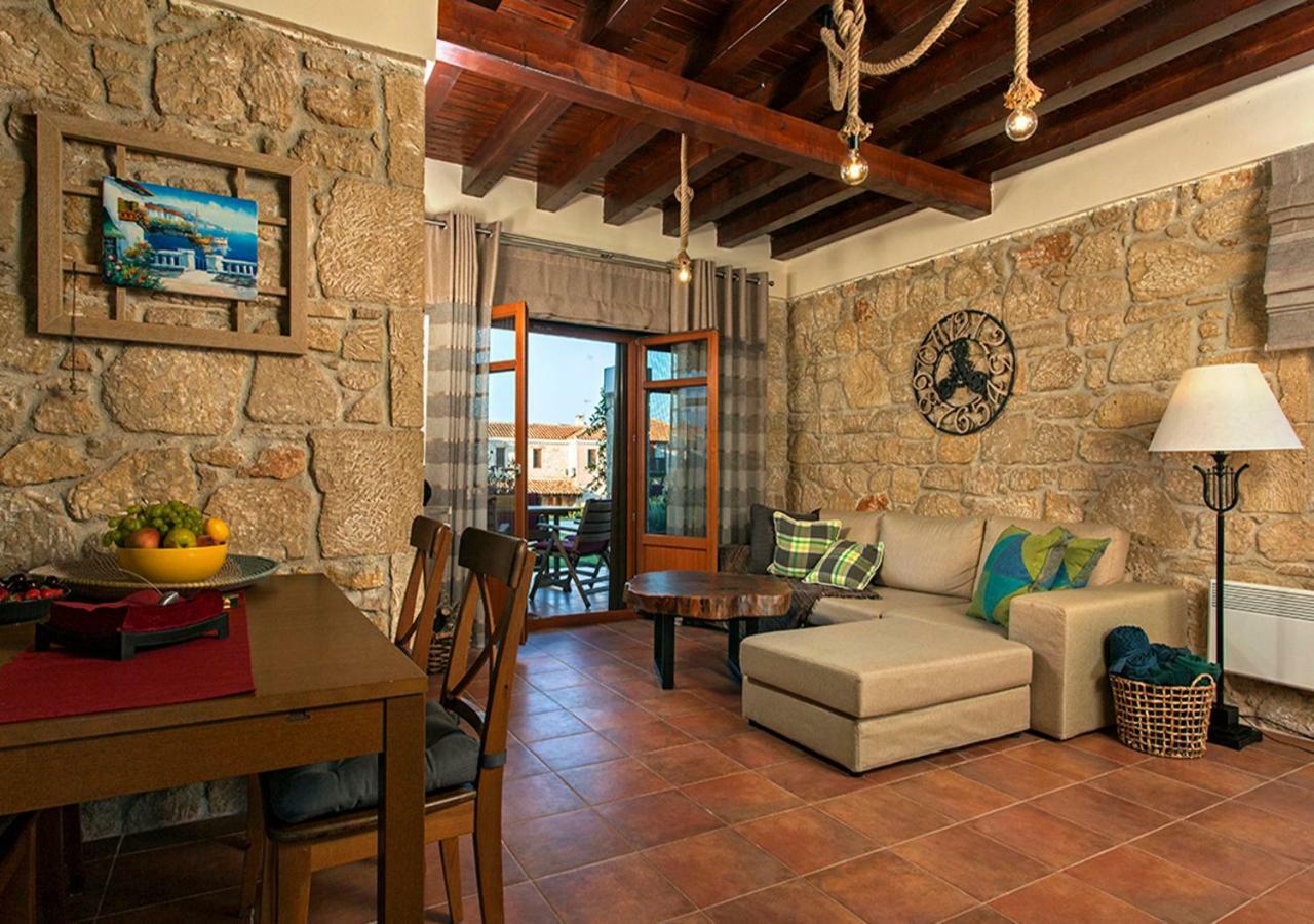 Rastoni Fabienne Shared Pool Maisonette, Afitos Buitenkant foto